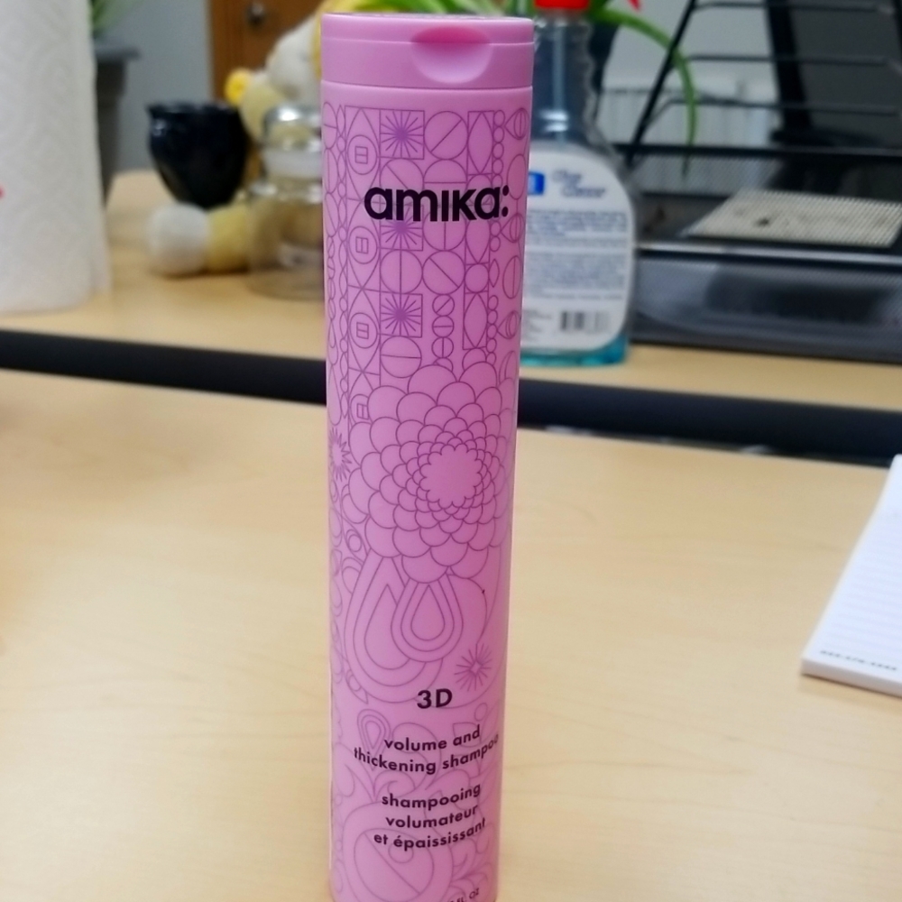 Amika 3D 10oz shampoo
